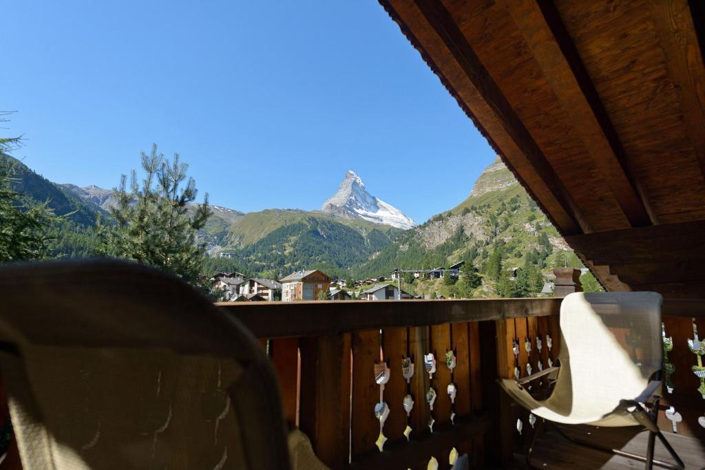 Апартаменти Chalet Kisseye With Heated Pool And Matterhorn Views Церматт Номер фото
